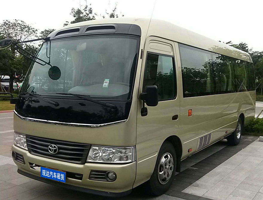 广州商务车15人18人坐出租豪华办公桌中巴车带司机包天(18座)_广州租车包车用车 首选广州现达租车公司