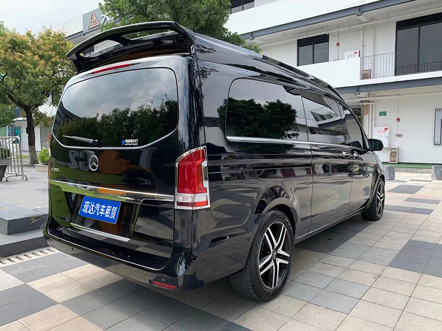 广州哪里有配带司机租用7座豪华高端奔驰V260L商务车活动接待出租自驾_广州租车包车 首选广州现达汽车租赁公司